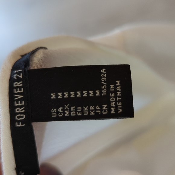 Forever 21 white crop top size M - Picture 4 of 4